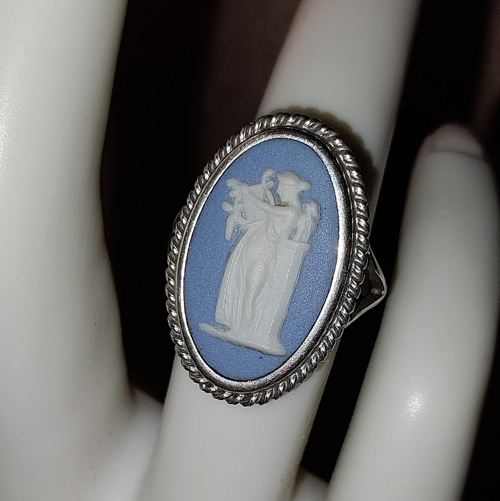Wedgwood Jasperware vintage blue white silver ring in box size 6.25 Mothers DAY
